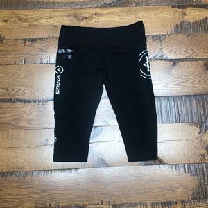 Virus / Caffeine & Kilos cropped leggings sz. XL